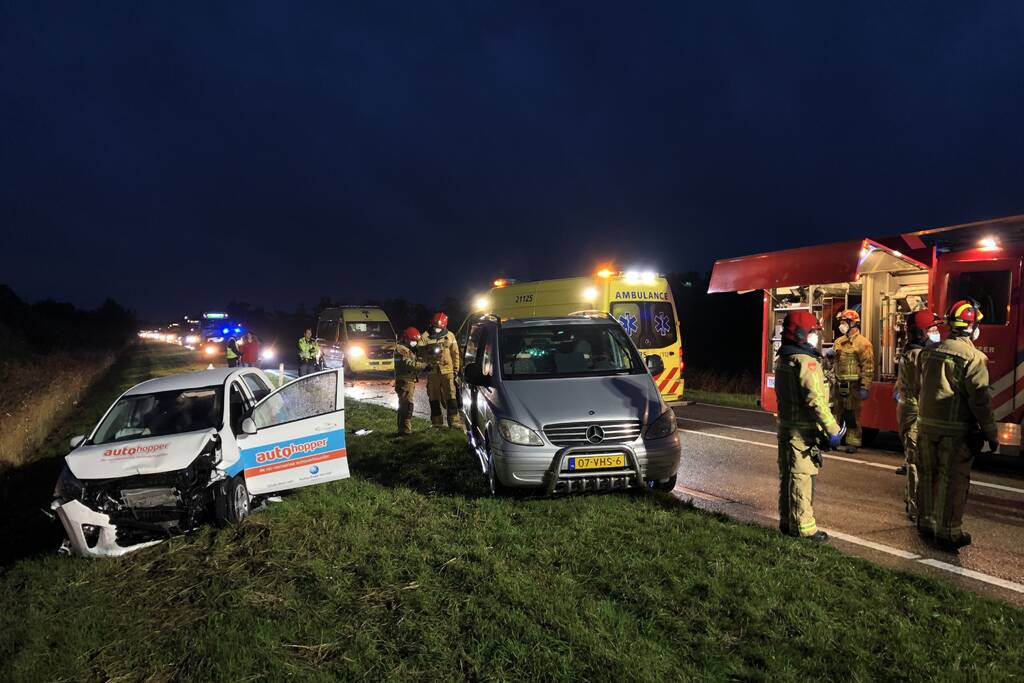 Ongeval tussen bestelbus en personenauto
