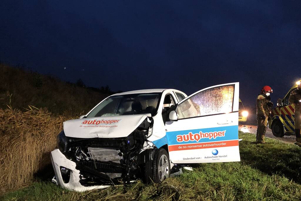 Ongeval tussen bestelbus en personenauto