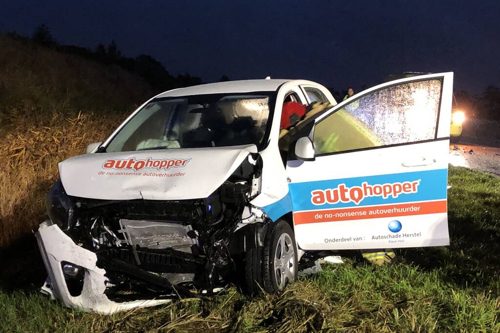 Ongeval tussen bestelbus en personenauto