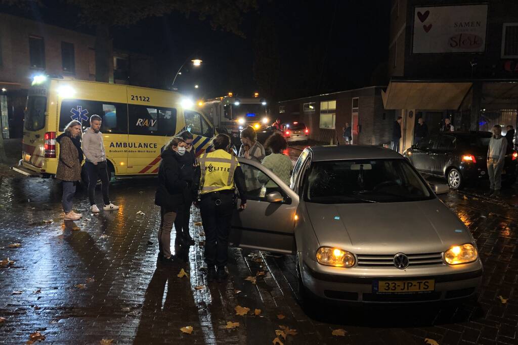 Voetganger gewond na aanrijding met personenauto op zebrapad