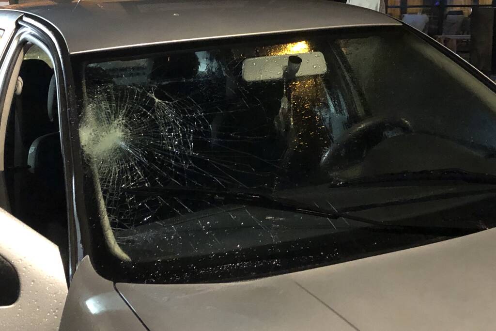 Voetganger gewond na aanrijding met personenauto op zebrapad