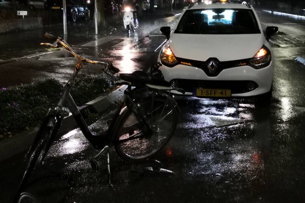 Fietser gewond na aanrijding met auto