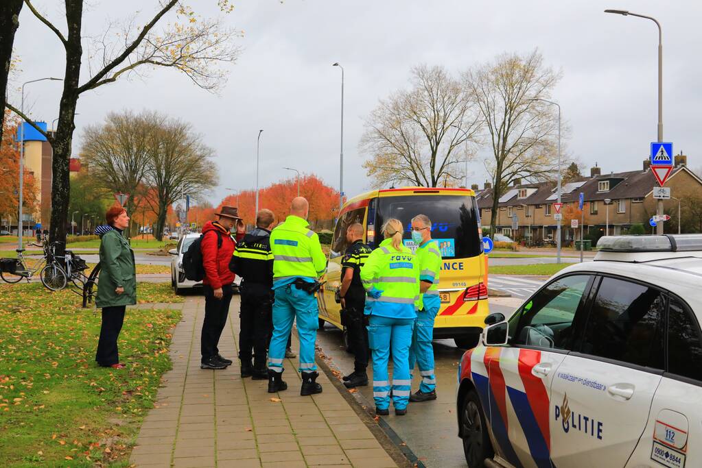 Man op fiets aangereden op rotonde