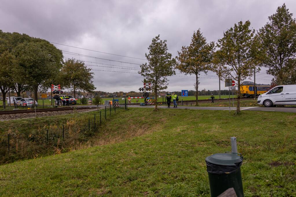 Geen treinverkeer door aanrijding met fietser
