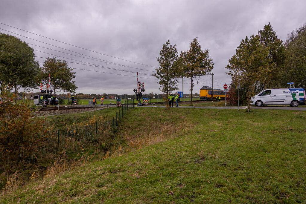Geen treinverkeer door aanrijding met fietser