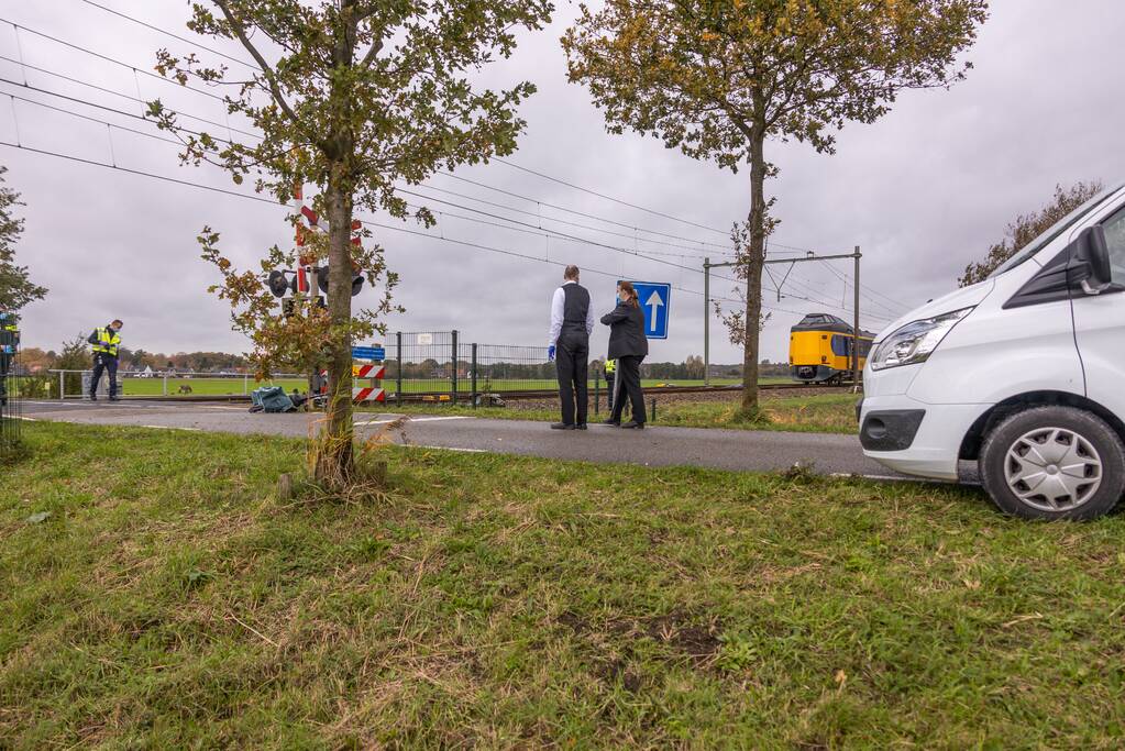 Geen treinverkeer door aanrijding met fietser