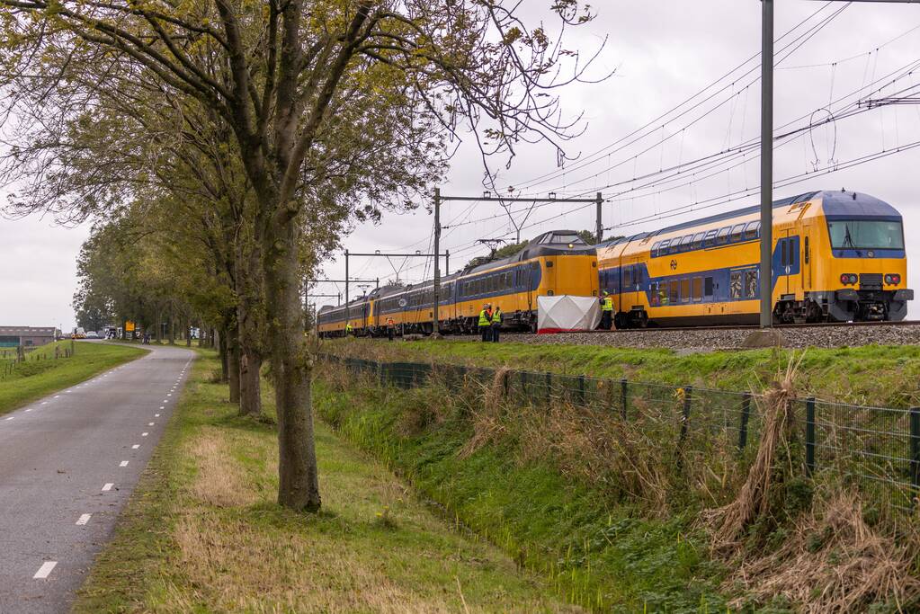 Geen treinverkeer door aanrijding met fietser