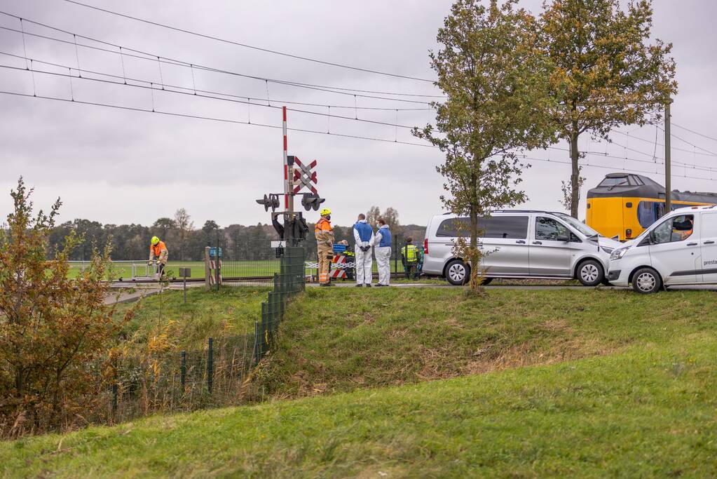 Geen treinverkeer door aanrijding met fietser