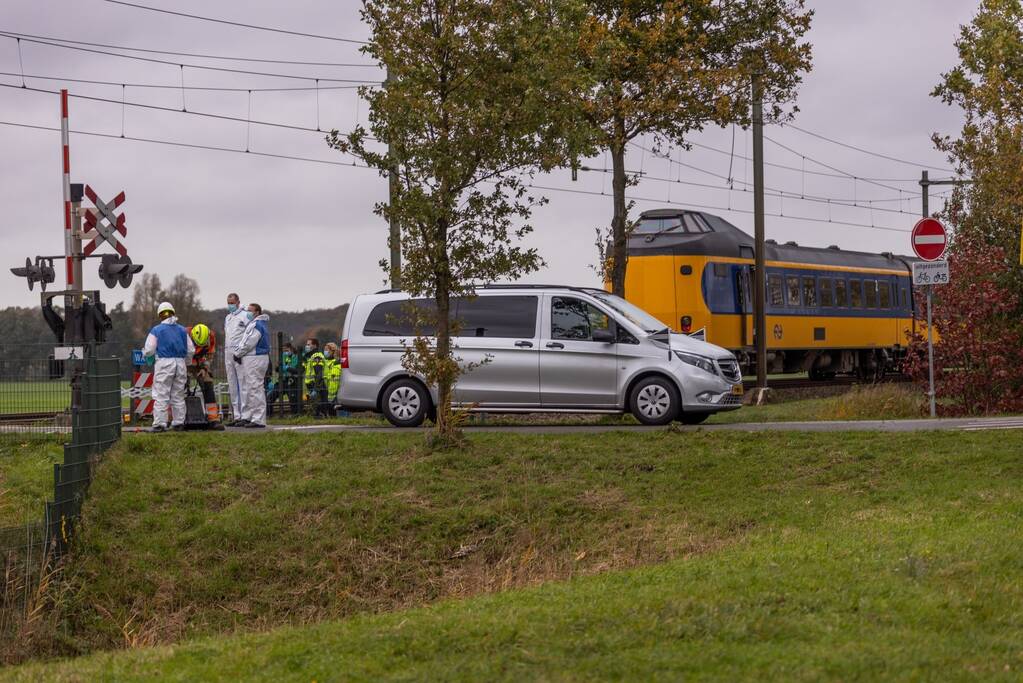 Geen treinverkeer door aanrijding met fietser
