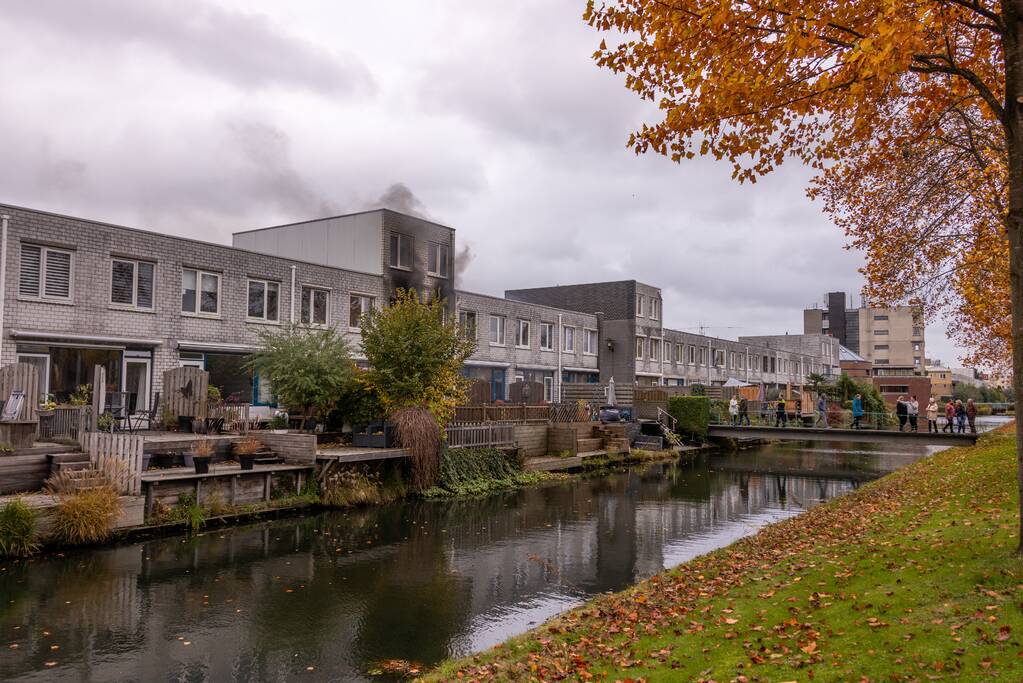 Uitslaande brand in slaapkamer woning
