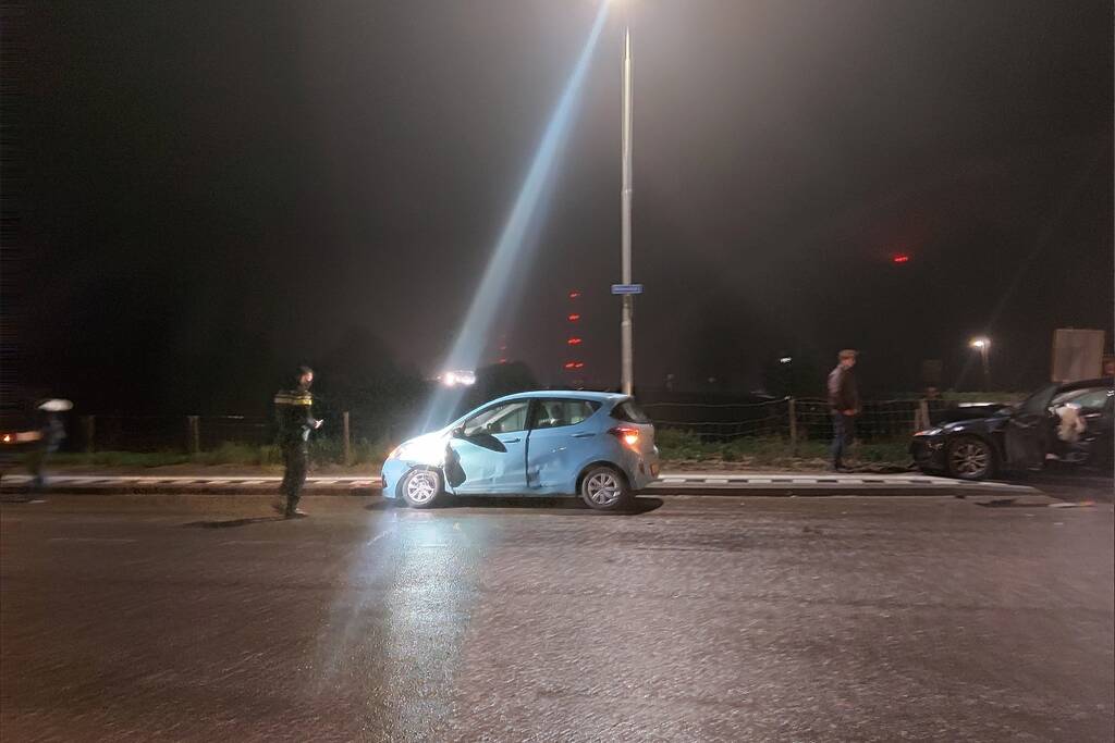 Twee voertuigen betrokken bij botsing