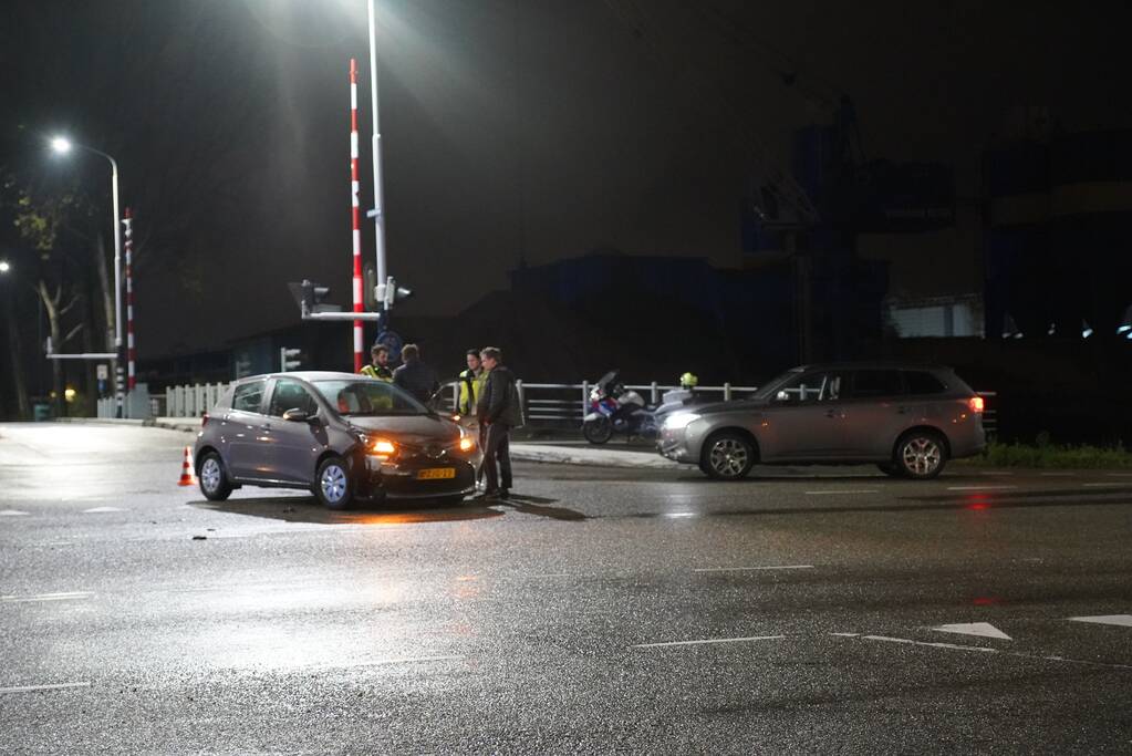 Schade aan politieauto na aanrijding