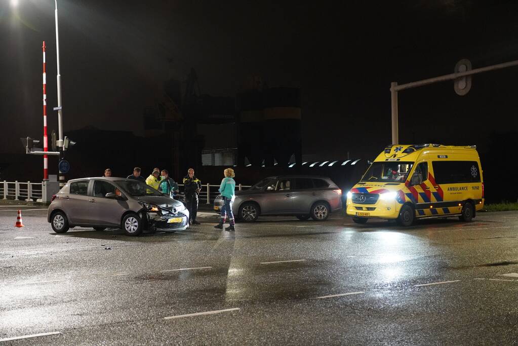 Schade aan politieauto na aanrijding