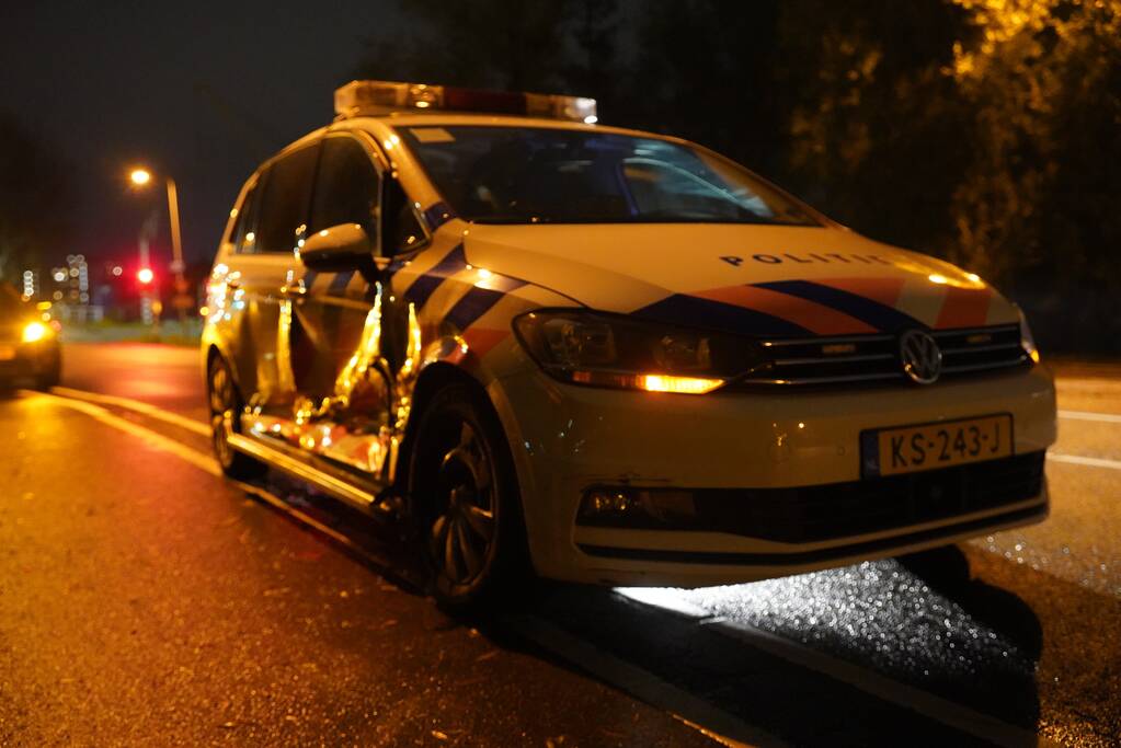 Schade aan politieauto na aanrijding
