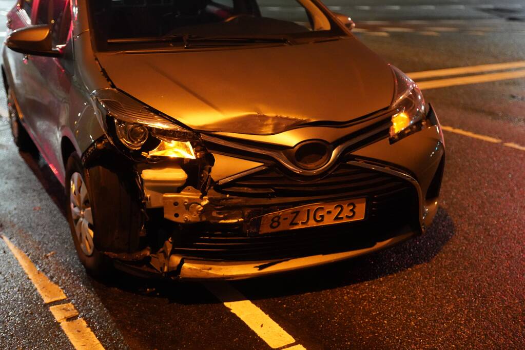 Schade aan politieauto na aanrijding