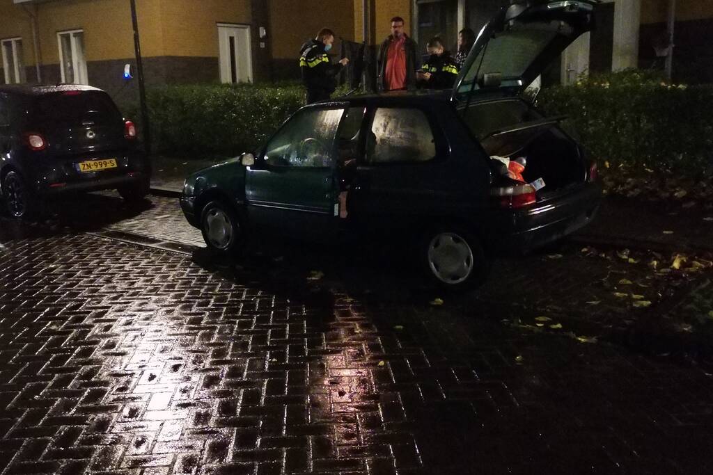 Opnieuw brand in geparkeerde auto