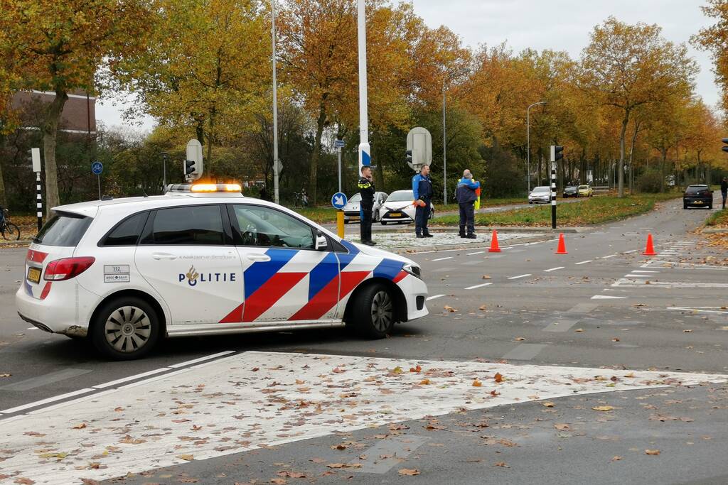 Traumahelikopter landt voor ongeval met voetganger en personenauto