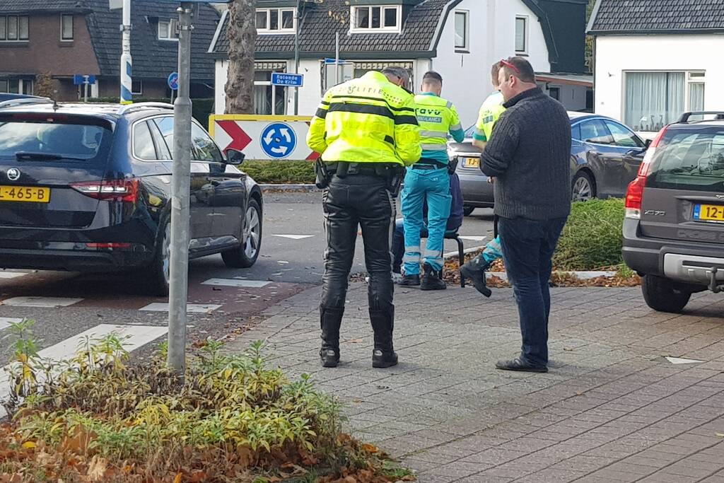Fietsster gewond na aanrijding met auto