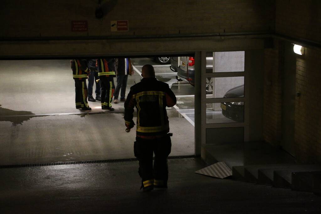 Brandende boiler zorgt voor wateroverlast in pand en parkeergarage