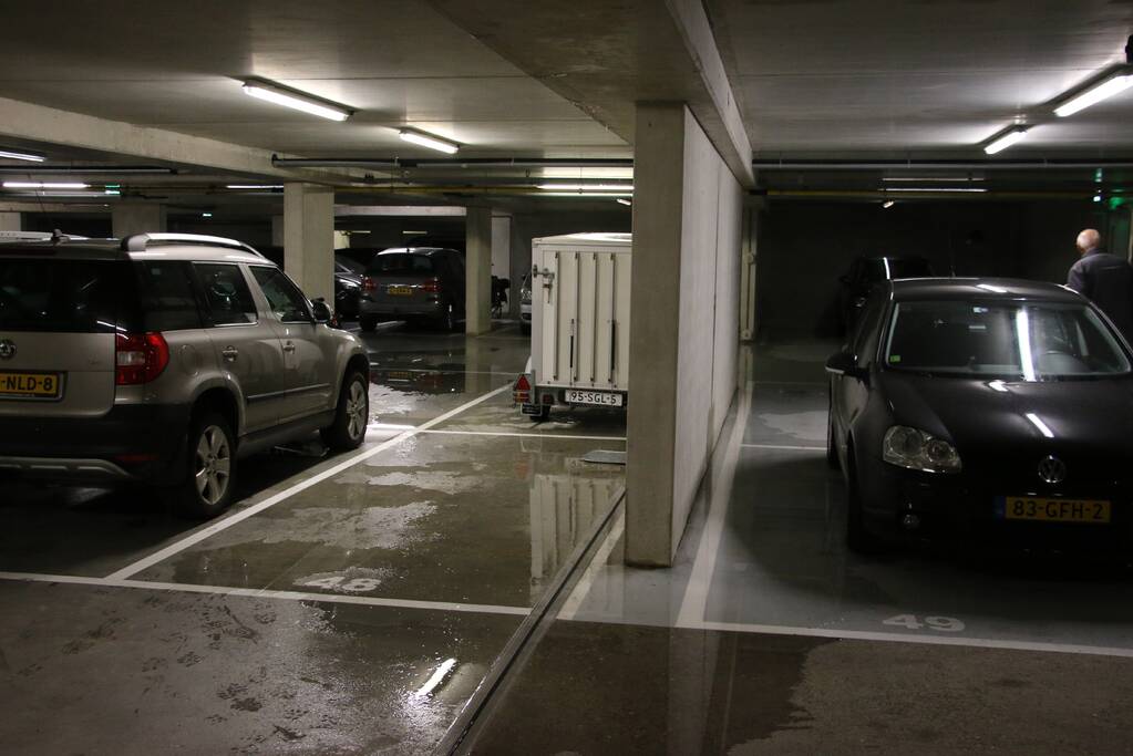 Brandende boiler zorgt voor wateroverlast in pand en parkeergarage
