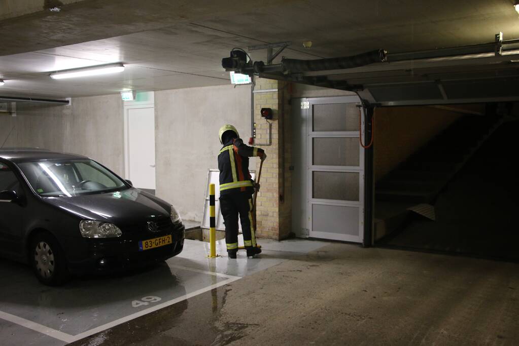 Brandende boiler zorgt voor wateroverlast in pand en parkeergarage