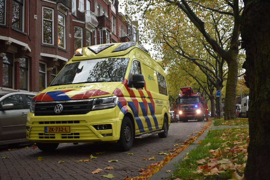 Bekende Nederlander Fred van Leer gewond uit woning gehaald