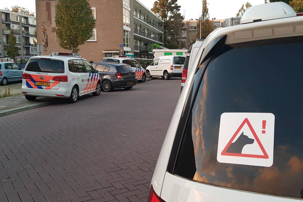 Politie doet inval in appartementencomplex