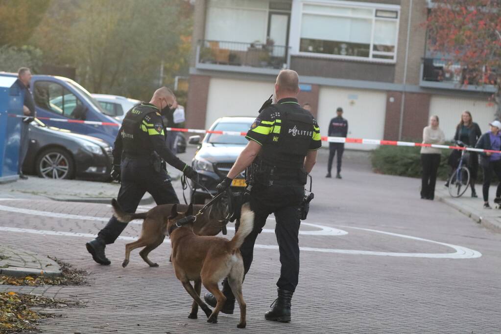 Politie doet inval in appartementencomplex
