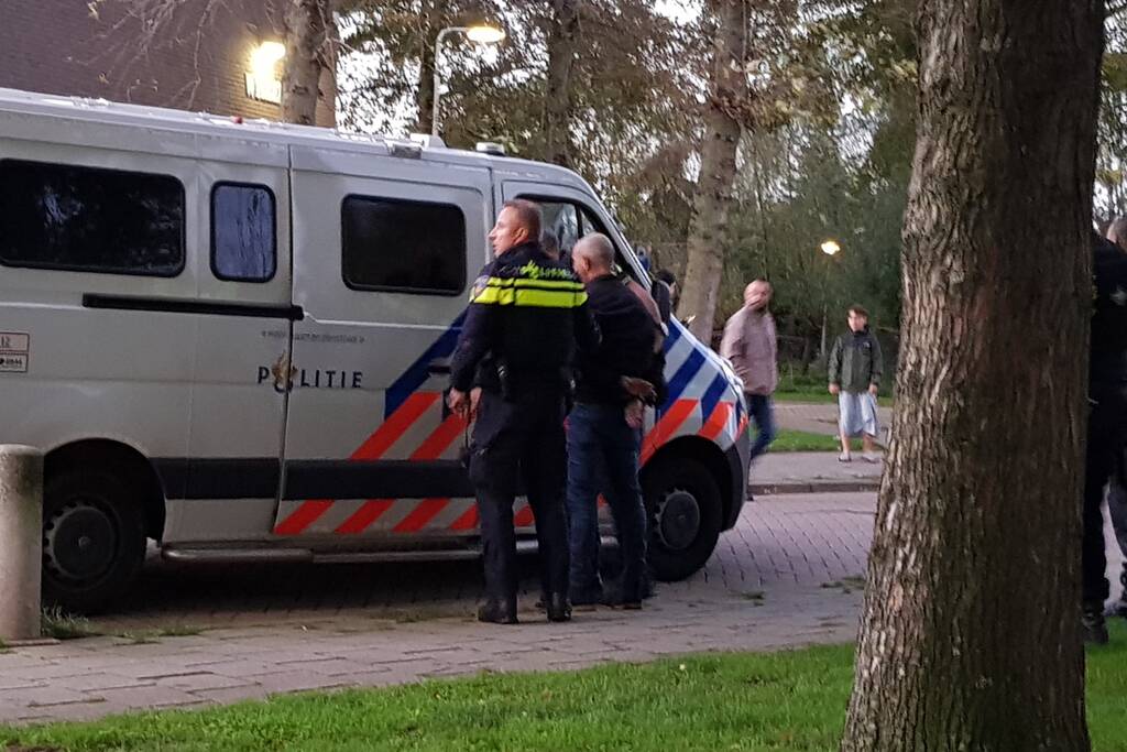 Politie doet inval in appartementencomplex