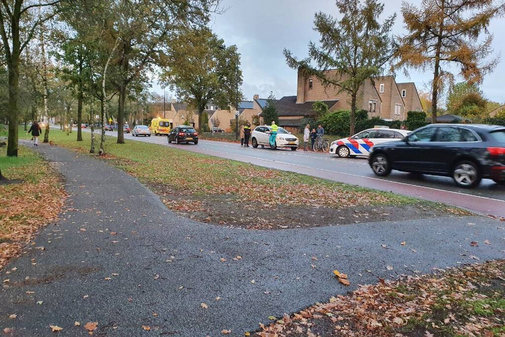 Meisje gewond na aanrijding met auto