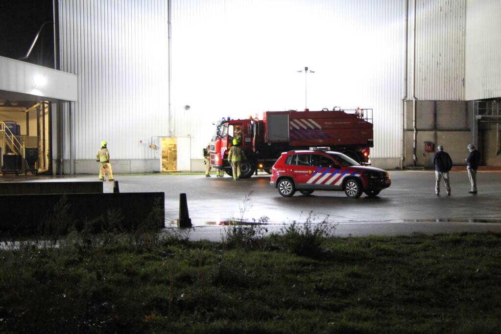 Brand na explosie in bedrijfspand