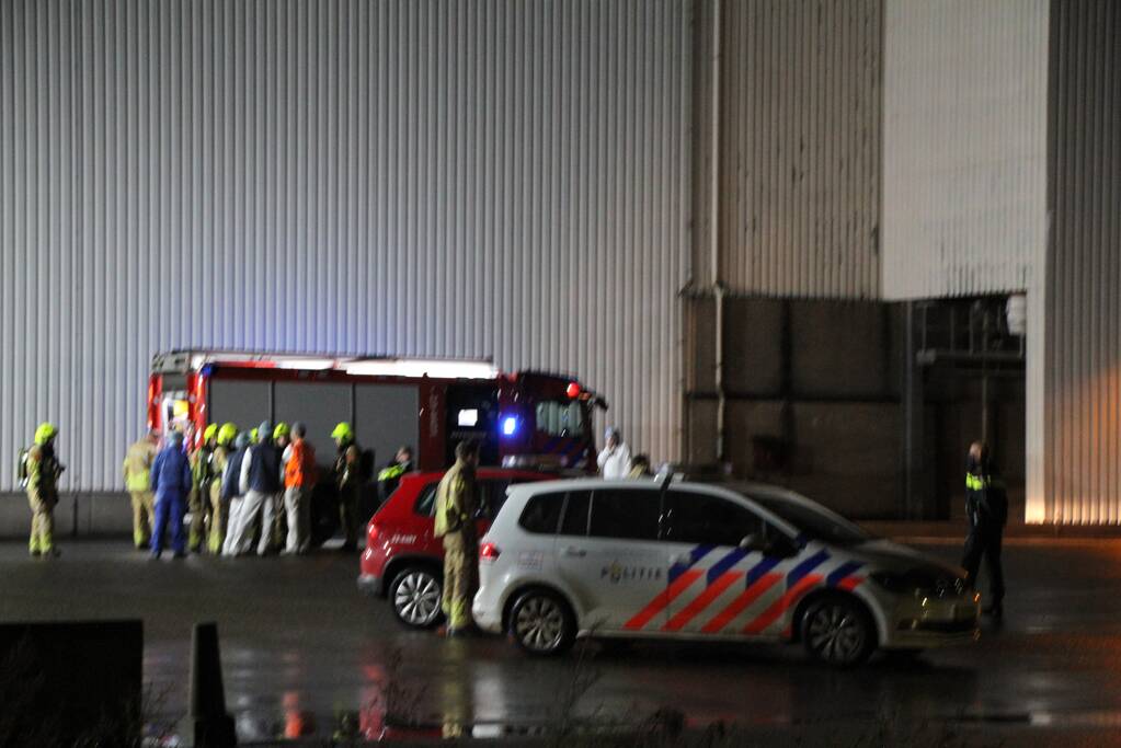 Brand na explosie in bedrijfspand