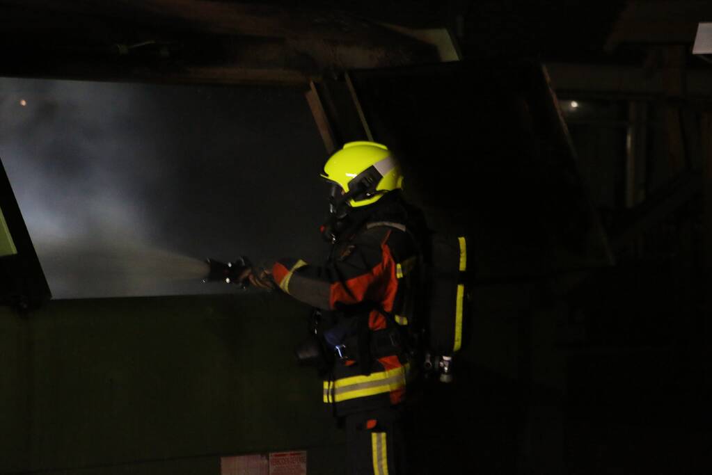 Brand in grote papiercontainer