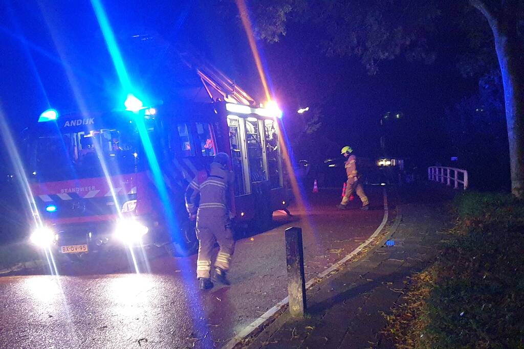 Brand in schoorsteen van woning