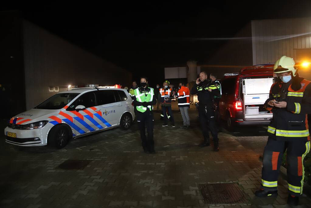 Grote brand in ijzerwarenhandel pand