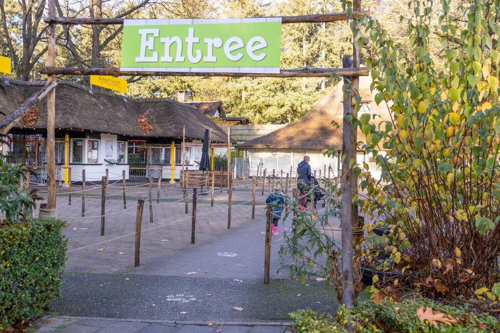 Protestactie tegen doodgeschoten chimpansees DierenPark Amersfoort