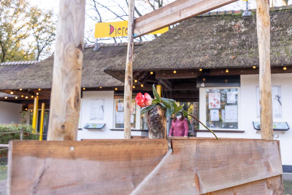 Protestactie tegen doodgeschoten chimpansees DierenPark Amersfoort