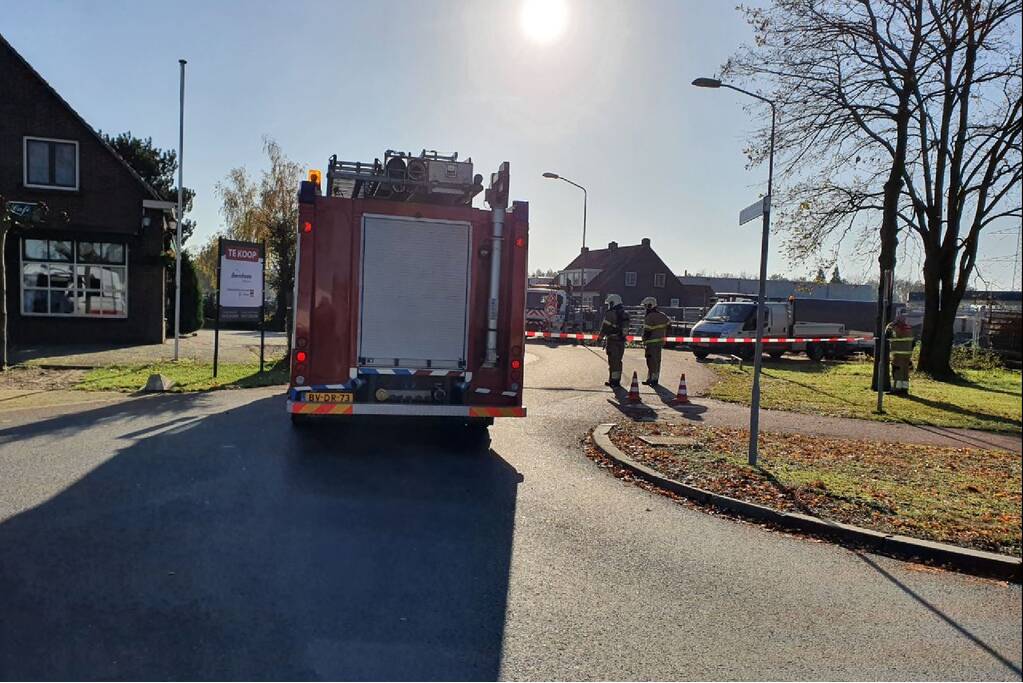 Weg afgesloten na gaslekkage door graafwerkzaamheden
