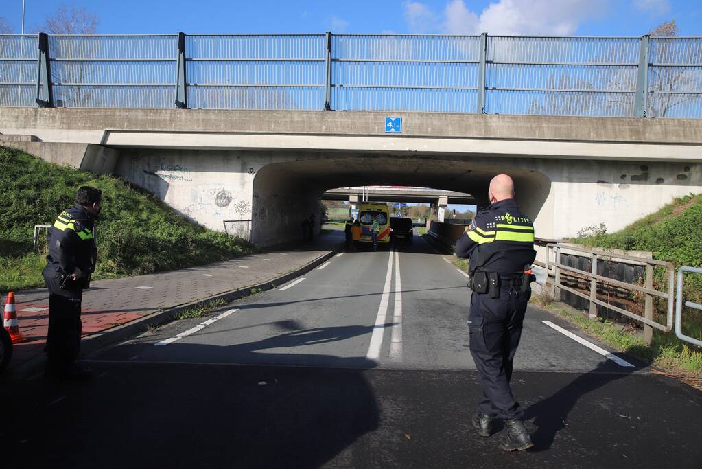 Traumahelikopter landt naast snelweg voor ernstig ongeval