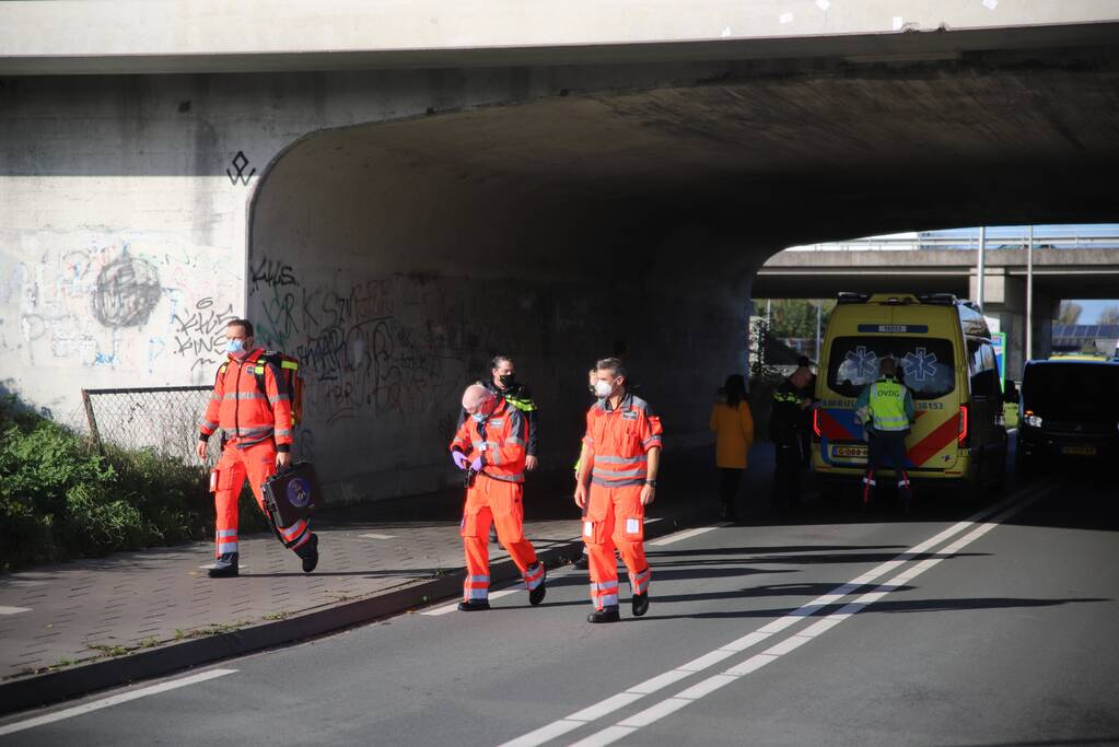 Traumahelikopter landt naast snelweg voor ernstig ongeval