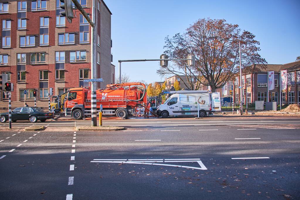 Waterleiding geraakt bij graafwerkzaamheden in Kruiskamp