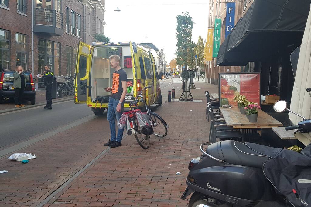 Fietsster gewond na aanrijding met scooterrijder