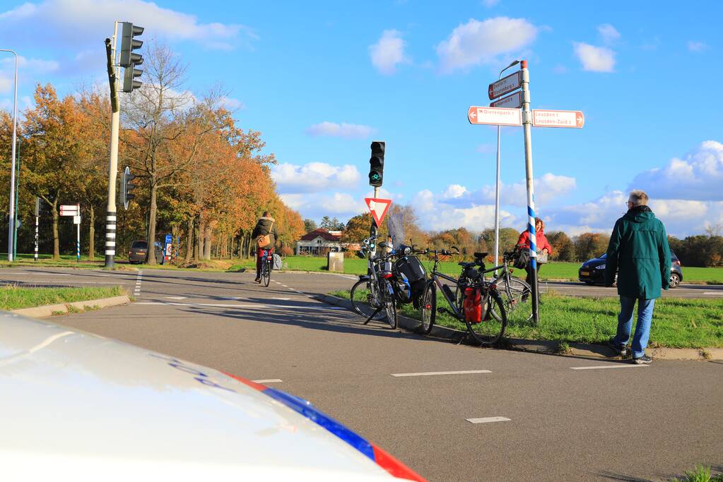 Scooterrijder gewond bij aanrijding met bestelbus
