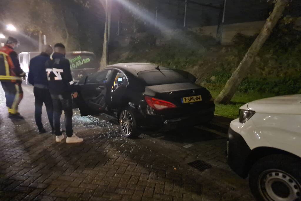 Brand in auto door vuurwerk