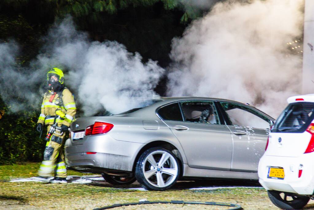 Auto verwoest door brand