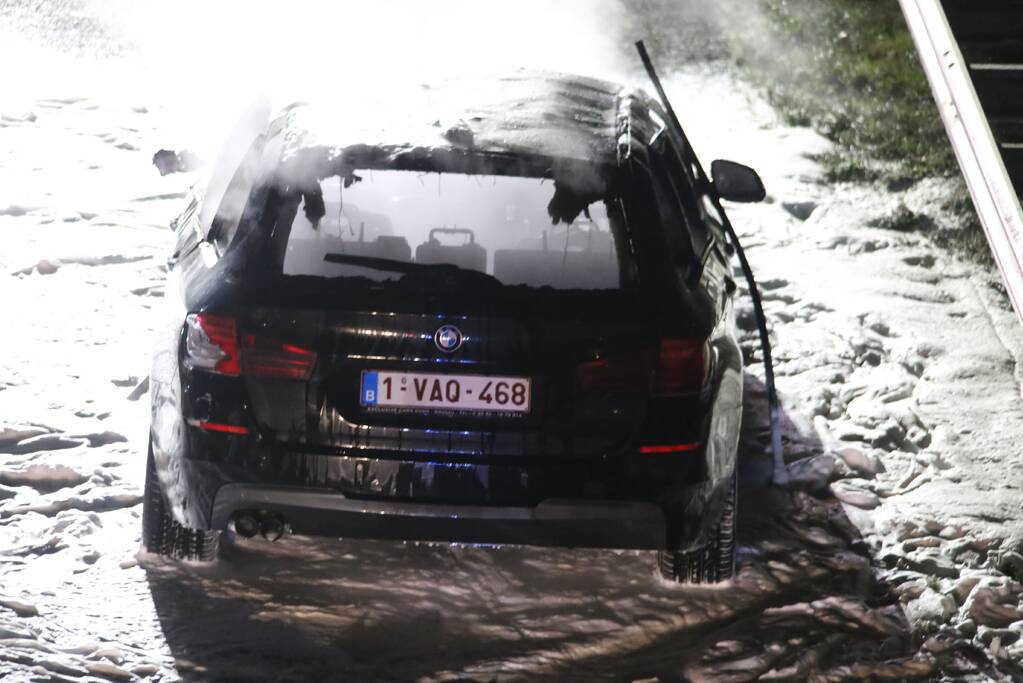 Auto volledig verwoest door brand