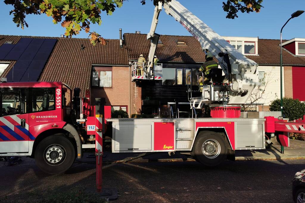 Brand in gevel van tussenwoning