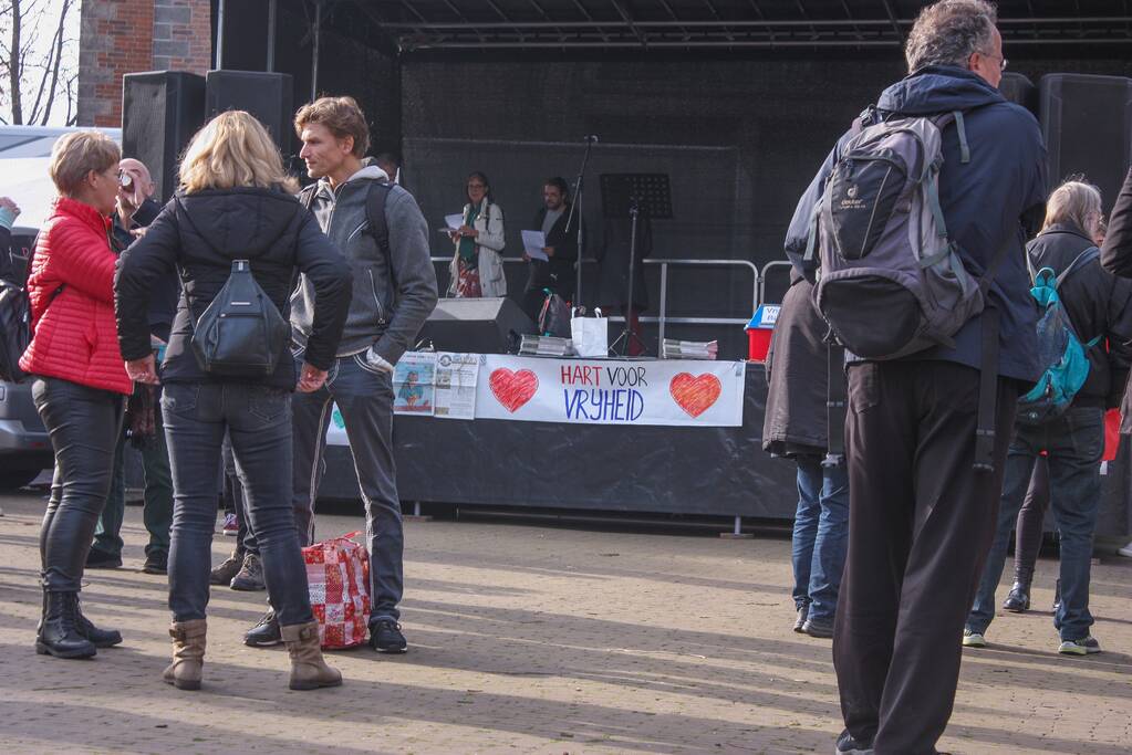 Demonstratie voor de vrijheid bij Onze Lieve Vrouwetoren
