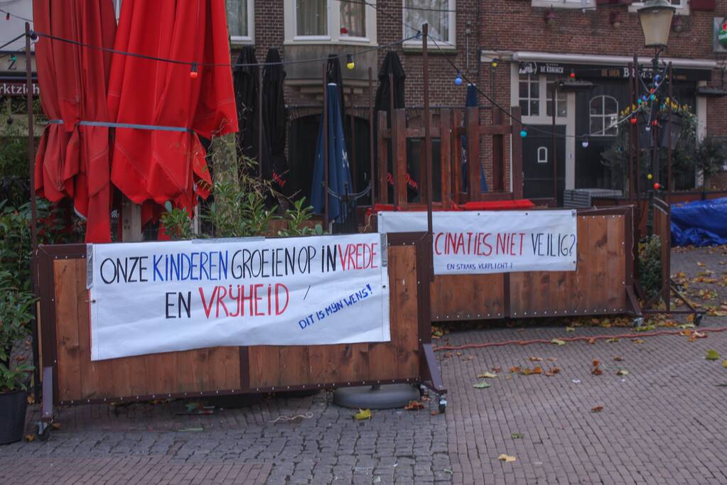Demonstratie voor de vrijheid bij Onze Lieve Vrouwetoren