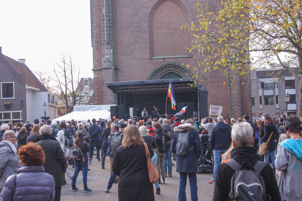 Demonstratie voor de vrijheid bij Onze Lieve Vrouwetoren